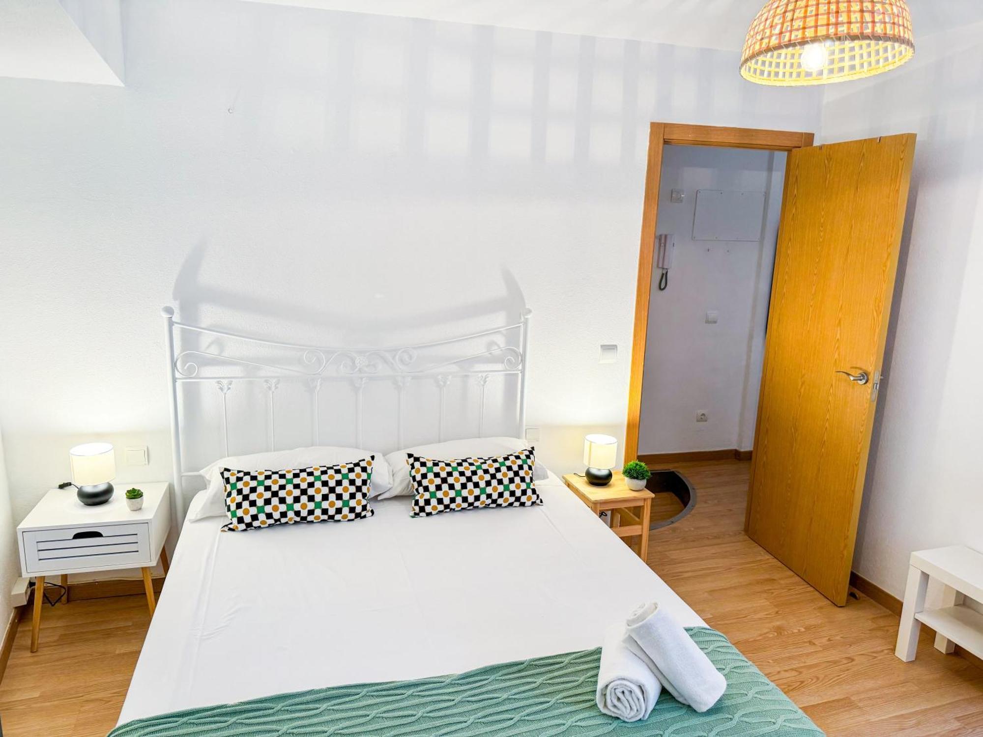 Travesia Del Pirineo Turistea Apartman Huesca Kültér fotó